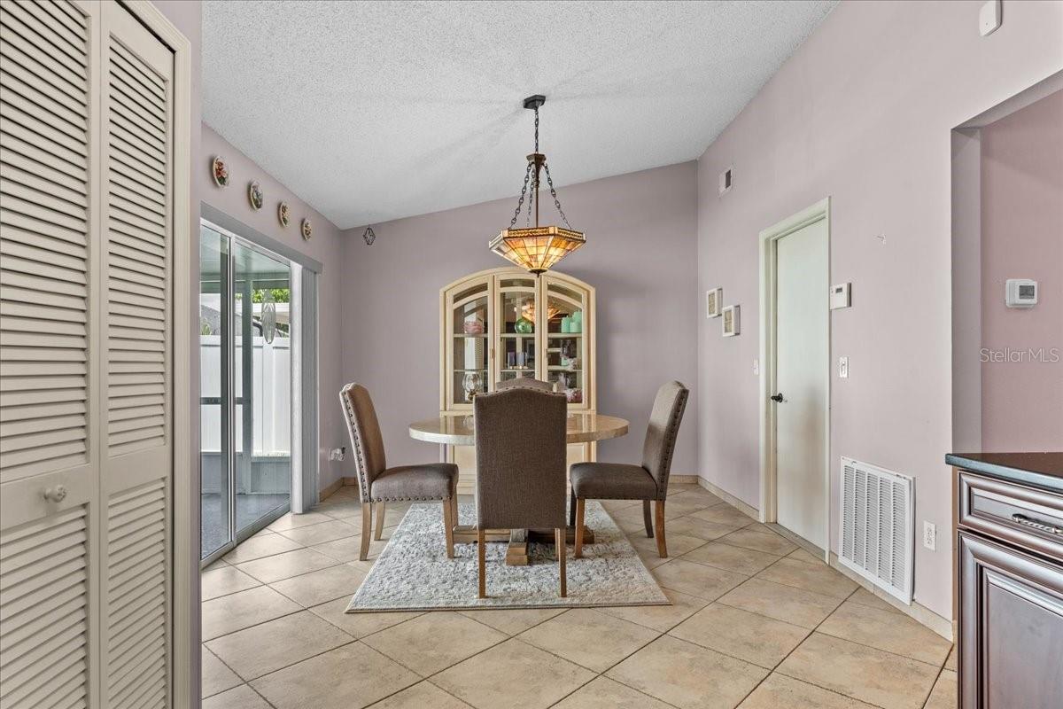 Image 17 of 27 For 9447 Brackin Street