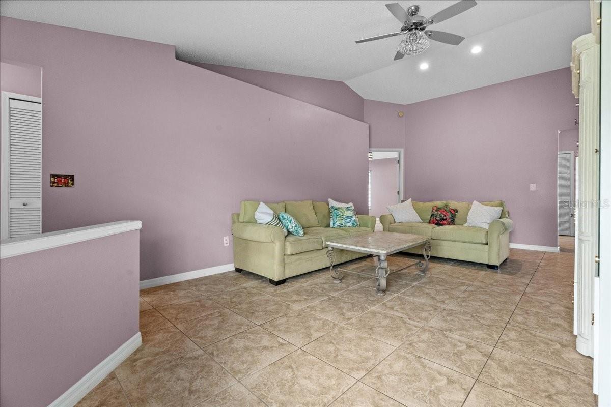 Image 3 of 27 For 9447 Brackin Street