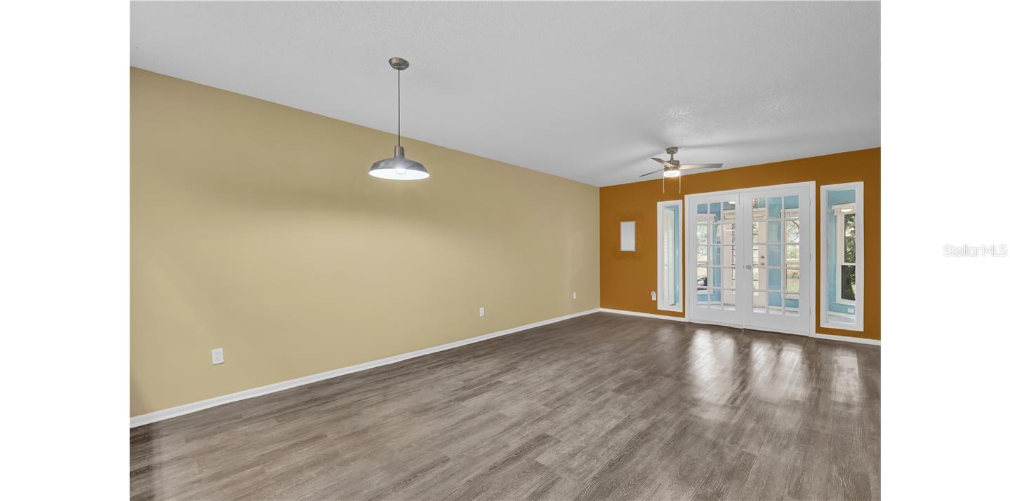Image 12 of 26 For 4402 Middlebrook Road 4
