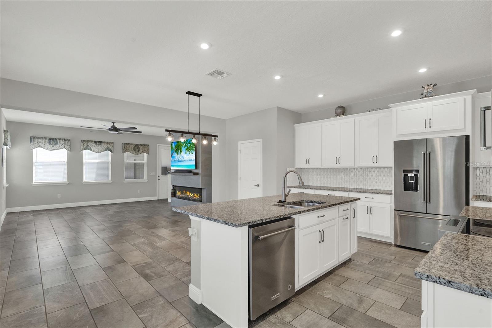 Image 10 of 50 For 15975 Marina Bay Drive