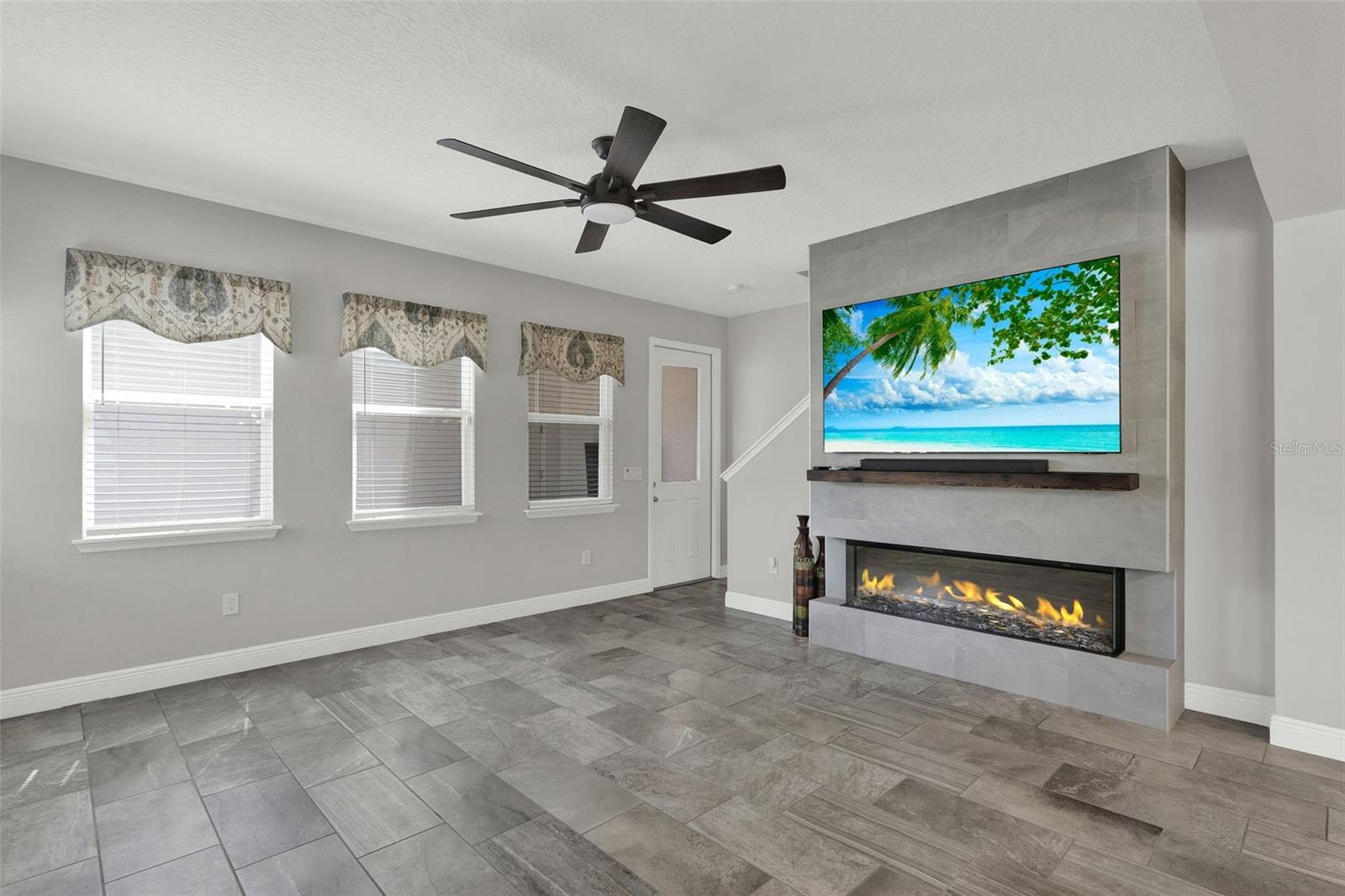 Image 11 of 50 For 15975 Marina Bay Drive