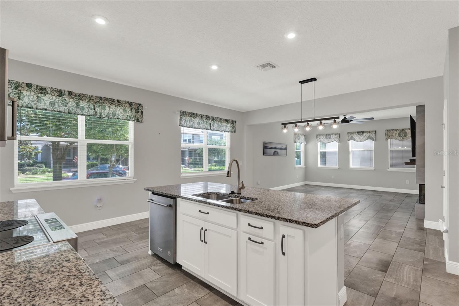 Image 9 of 50 For 15975 Marina Bay Drive