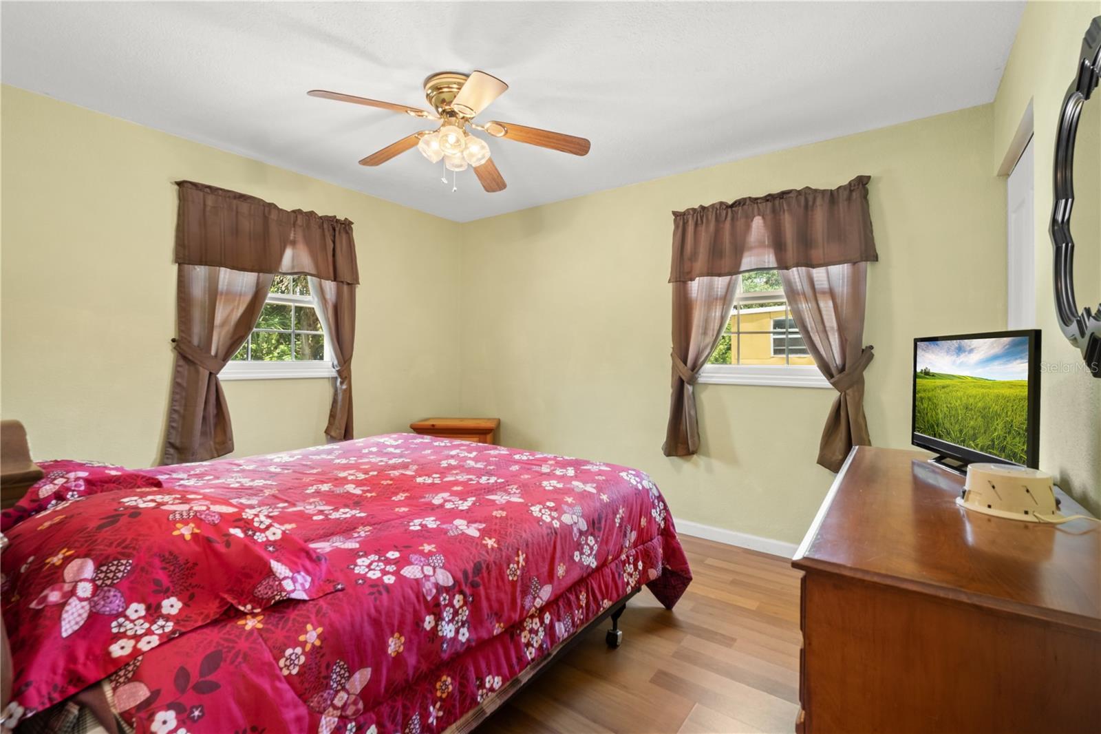 Image 14 of 20 For 1125 Emerald Drive
