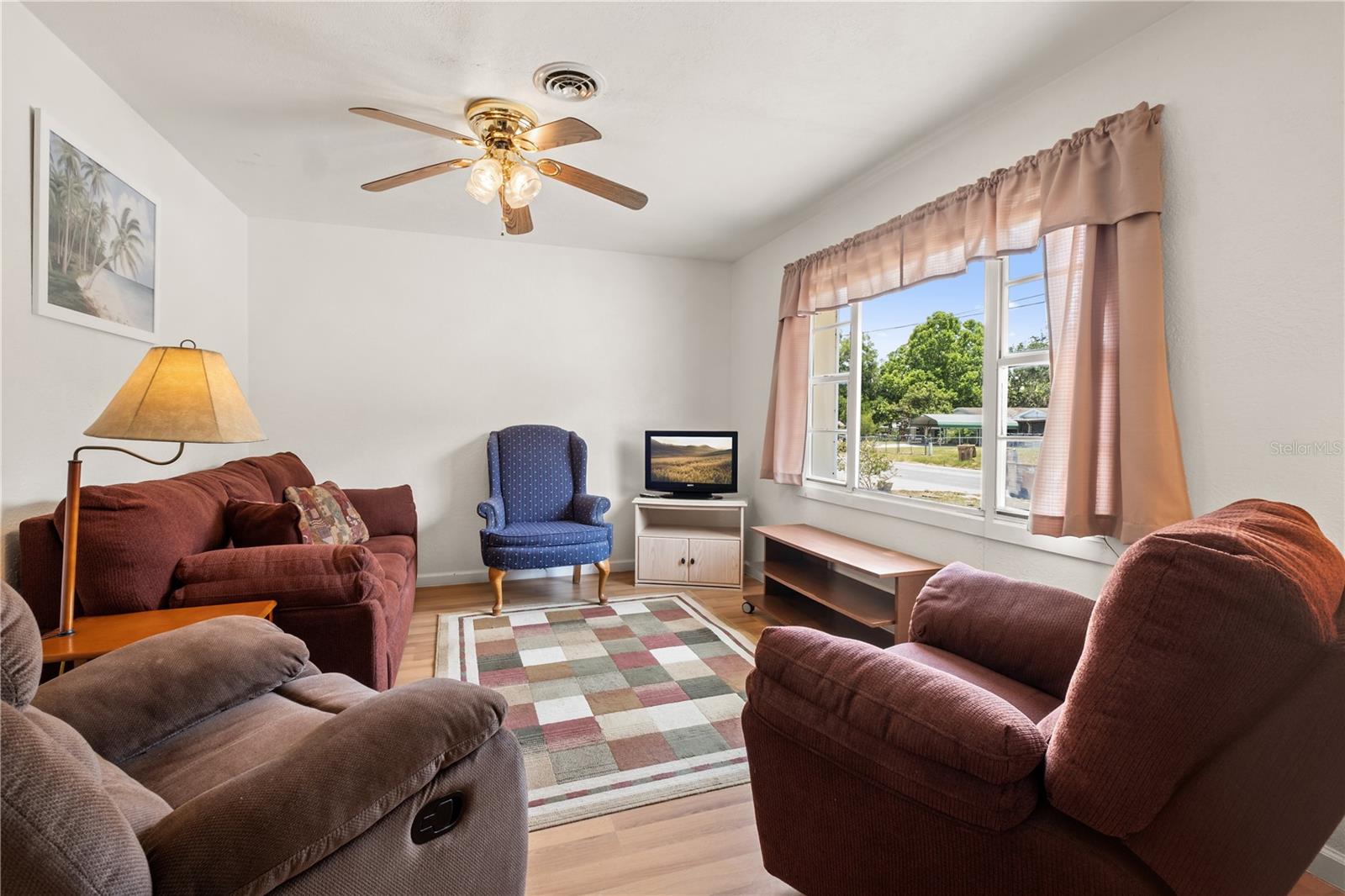 Image 4 of 20 For 1125 Emerald Drive