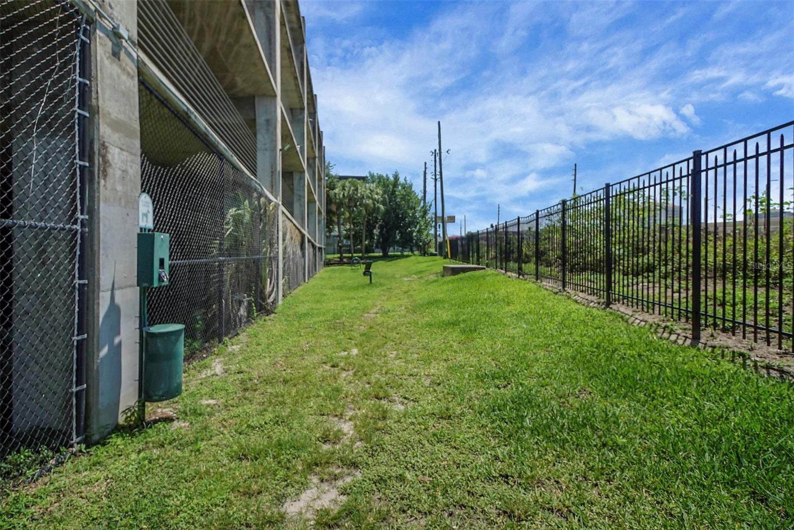 Image 27 of 34 For 860 Orange Avenue 448