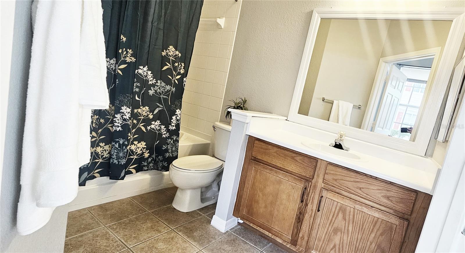 Image 14 of 29 For 8103 Lillies Way 108