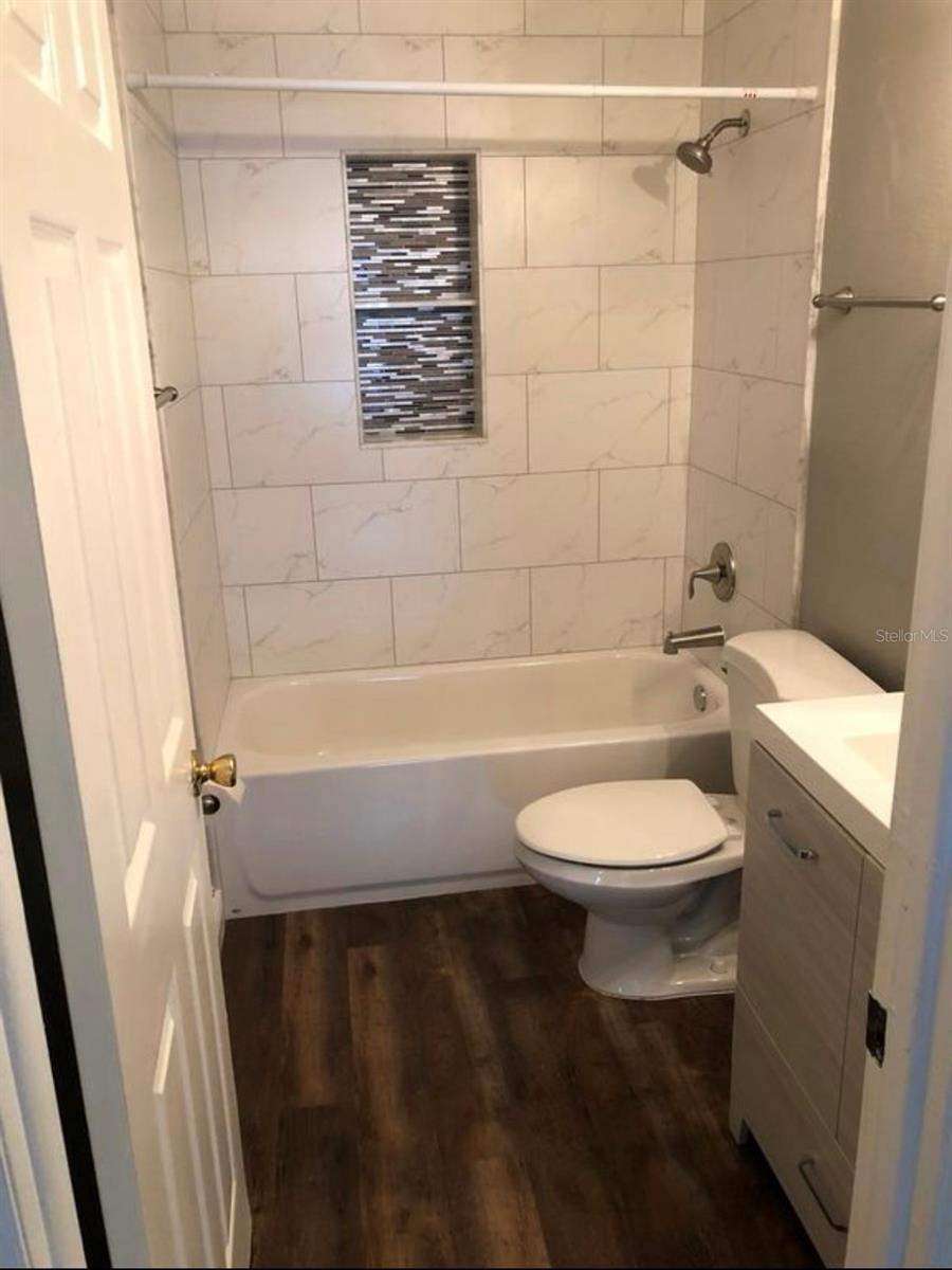 Image 5 of 11 For 1006 Nassau Street
