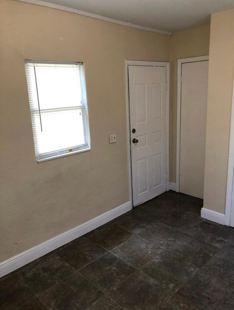Image 9 of 11 For 1006 Nassau Street