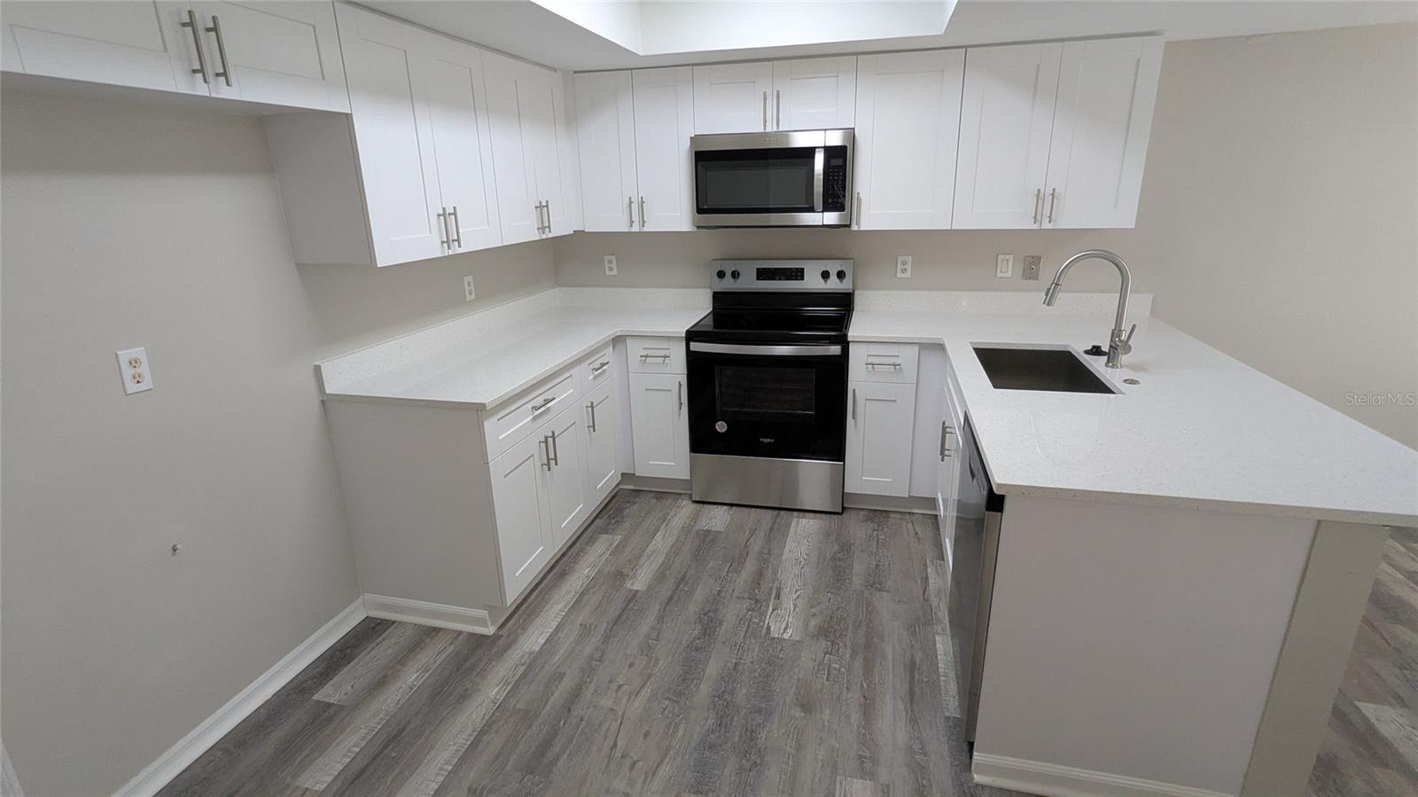 Image 10 of 28 For 609 Whittingham Place