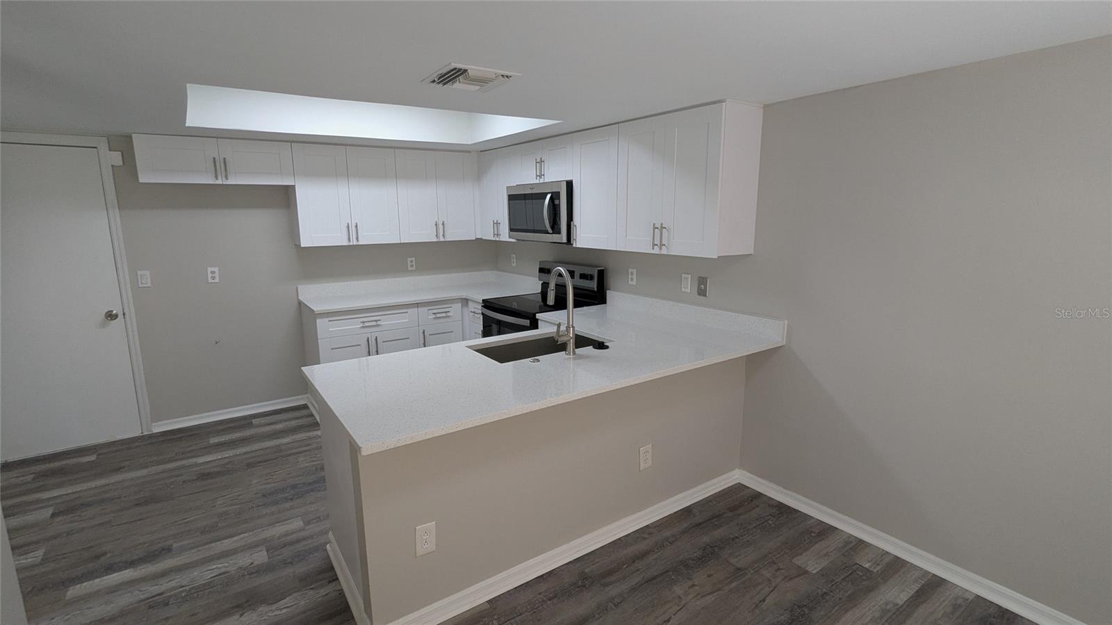 Image 9 of 28 For 609 Whittingham Place