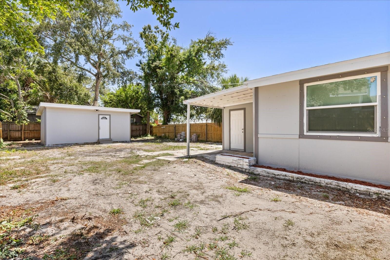 Listing photo id 13 for 1465 Pierce Street