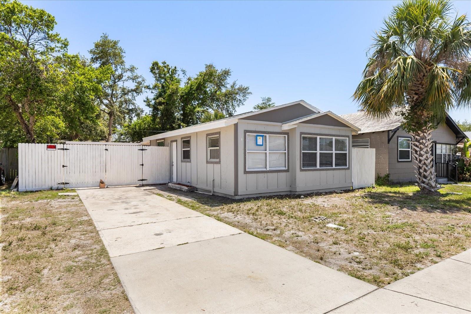 Listing photo id 0 for 1465 Pierce Street