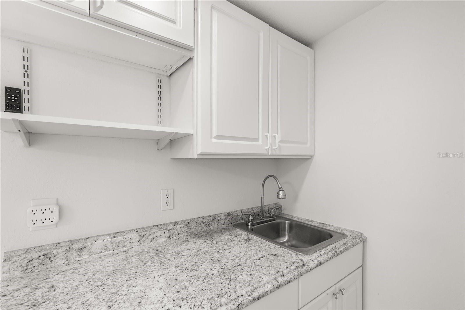 Listing photo id 18 for 1465 Pierce Street