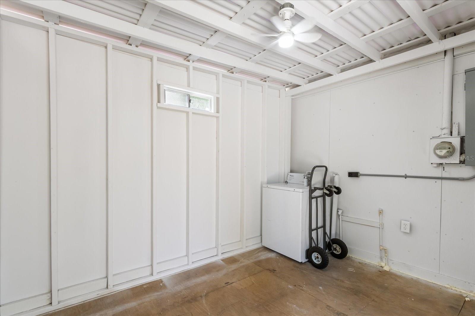 Listing photo id 21 for 1465 Pierce Street