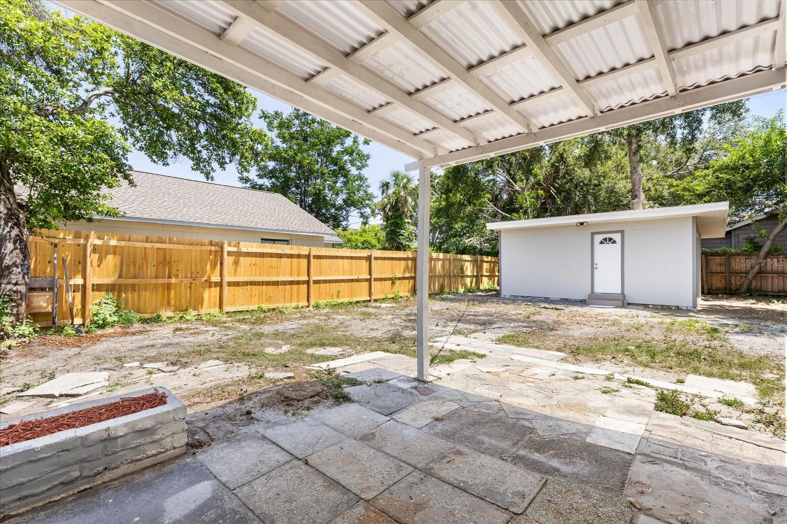 Listing photo id 22 for 1465 Pierce Street