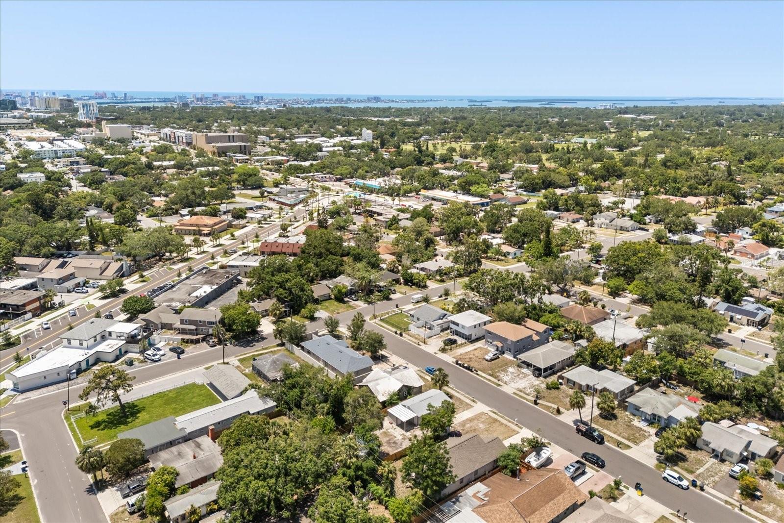 Listing photo id 25 for 1465 Pierce Street