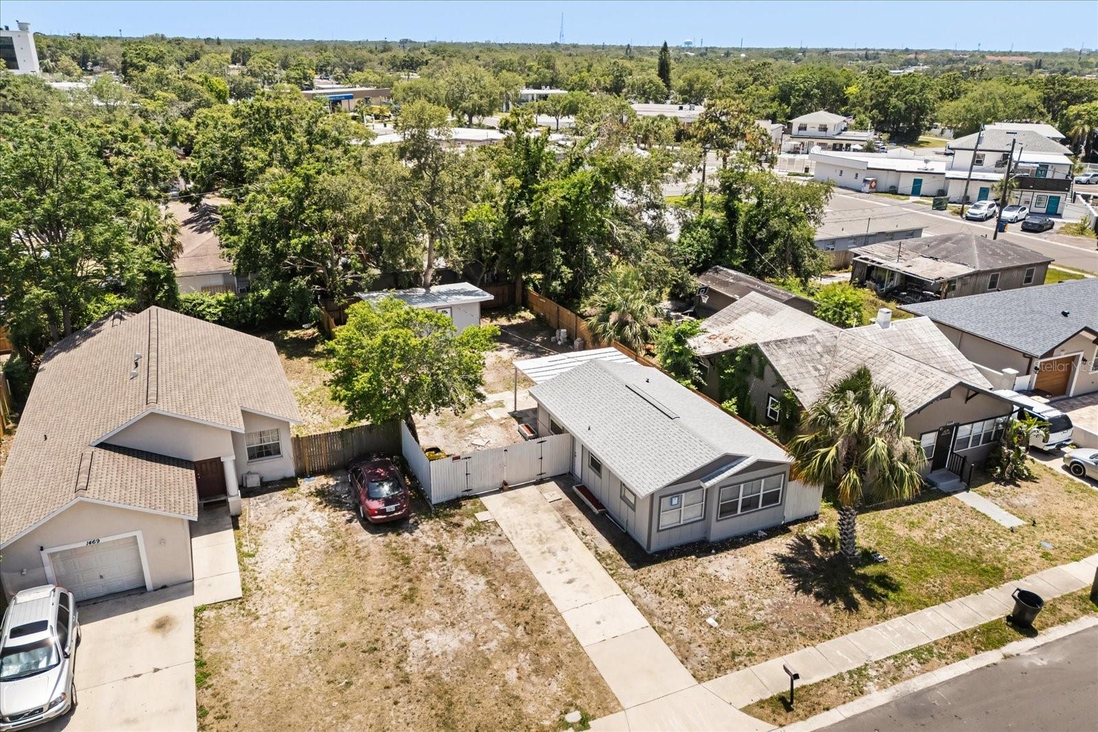 Listing photo id 27 for 1465 Pierce Street