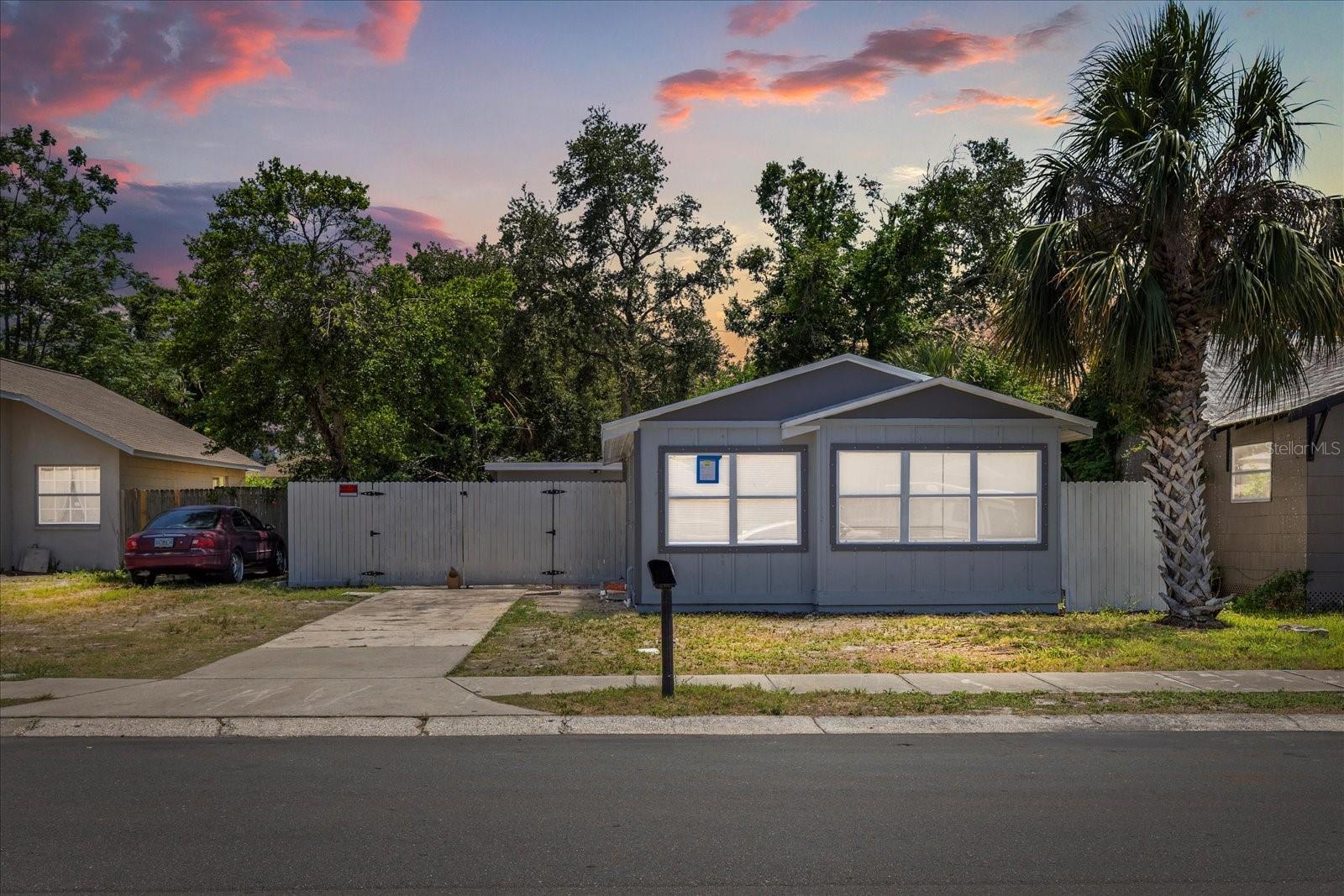 Listing photo id 30 for 1465 Pierce Street