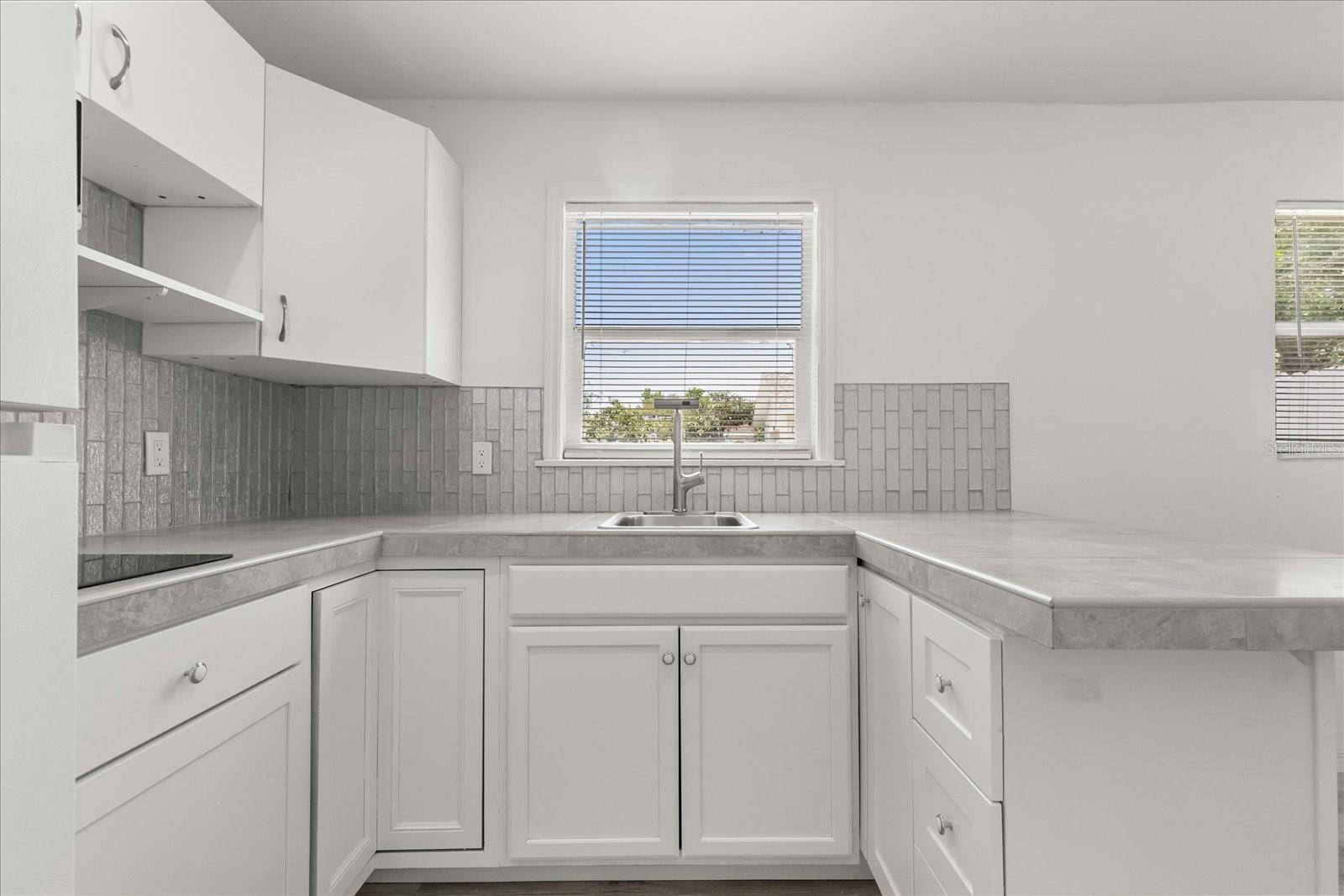Listing photo id 4 for 1465 Pierce Street