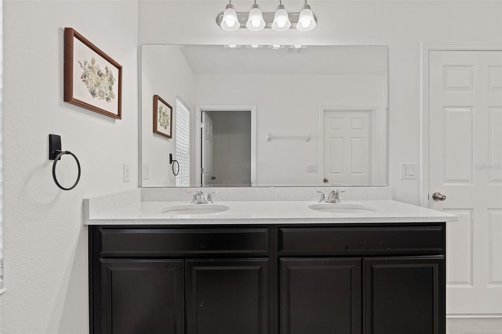 Image 12 of 39 For 9356 St Therese Street