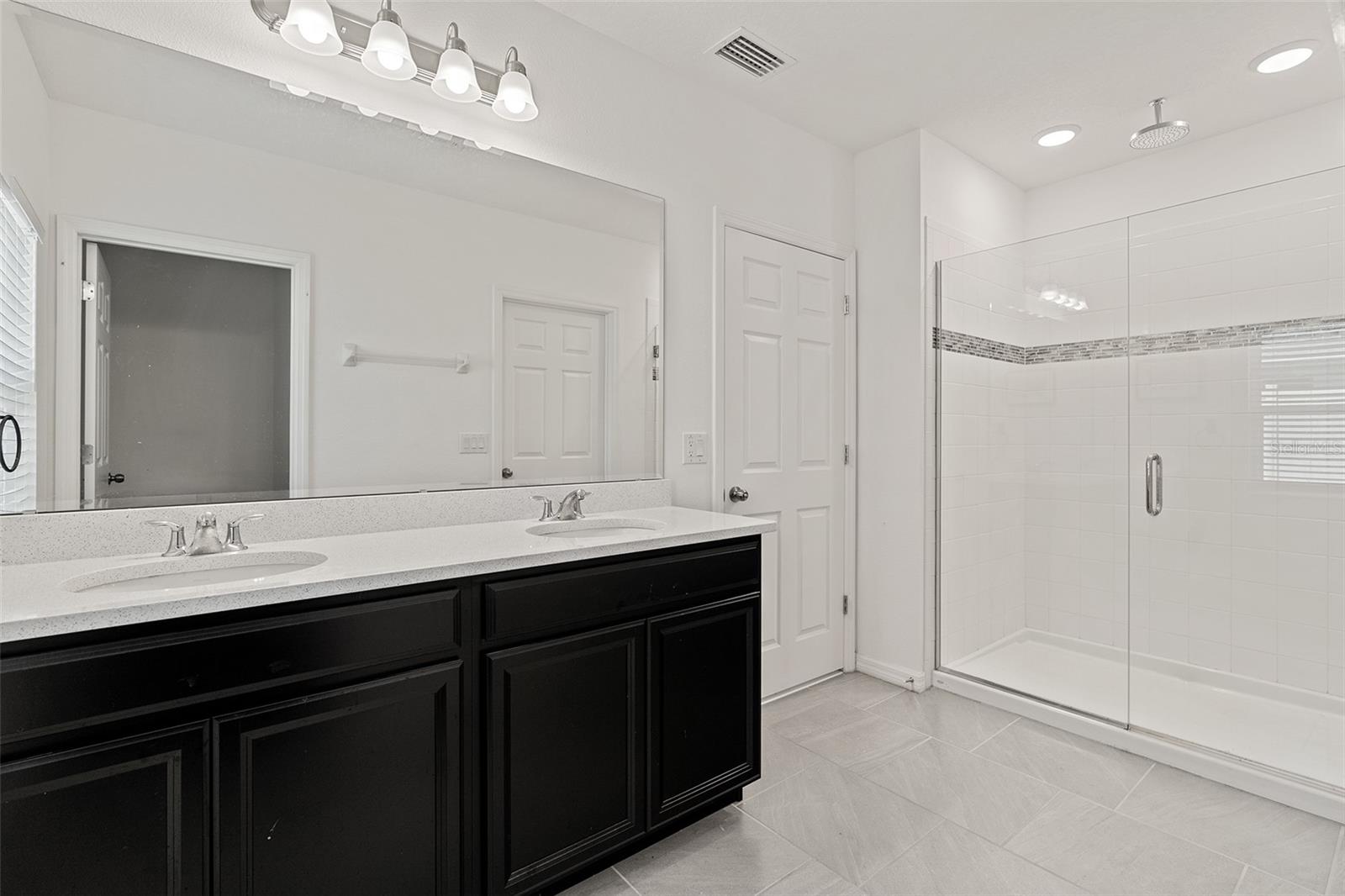 Image 14 of 39 For 9356 St Therese Street