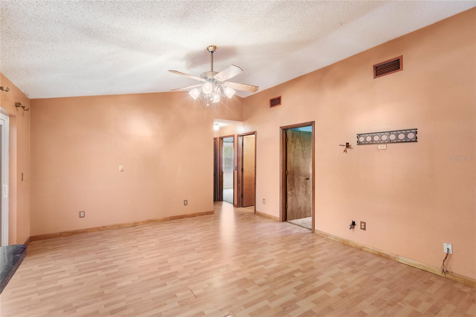 Image 11 of 41 For 2409 Pinyon Court