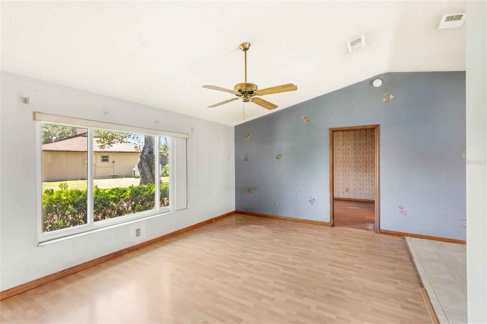 Image 14 of 41 For 2409 Pinyon Court