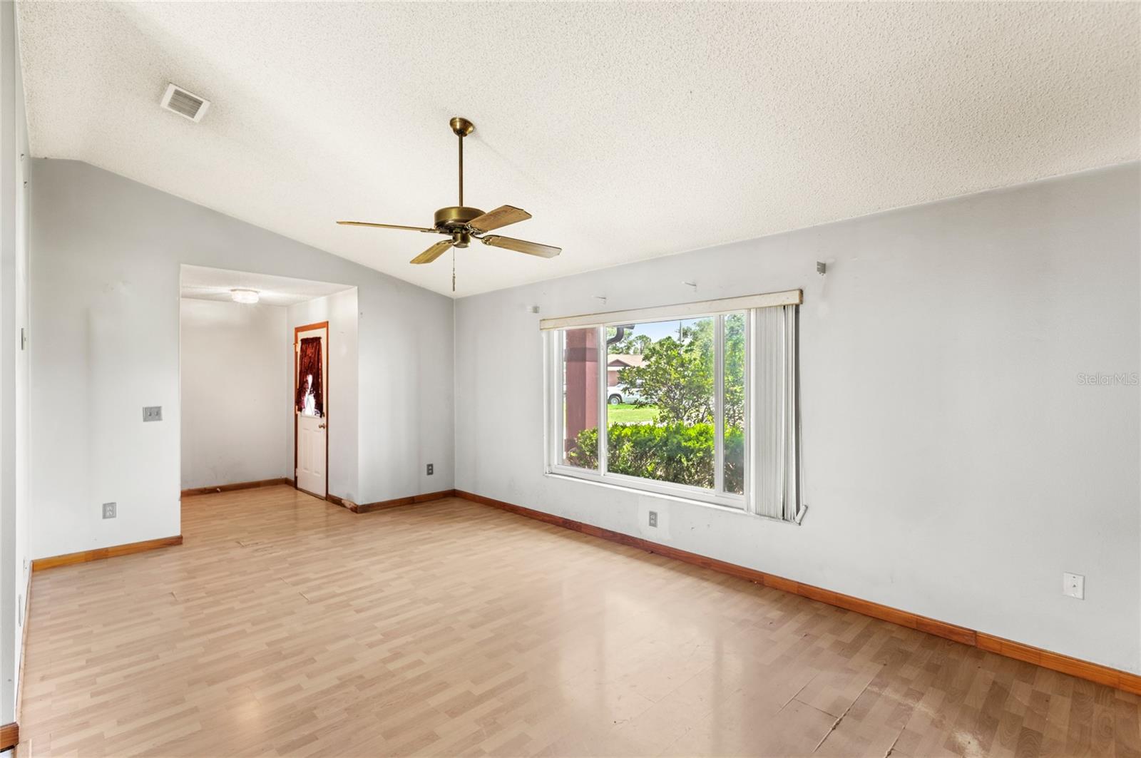 Image 22 of 41 For 2409 Pinyon Court
