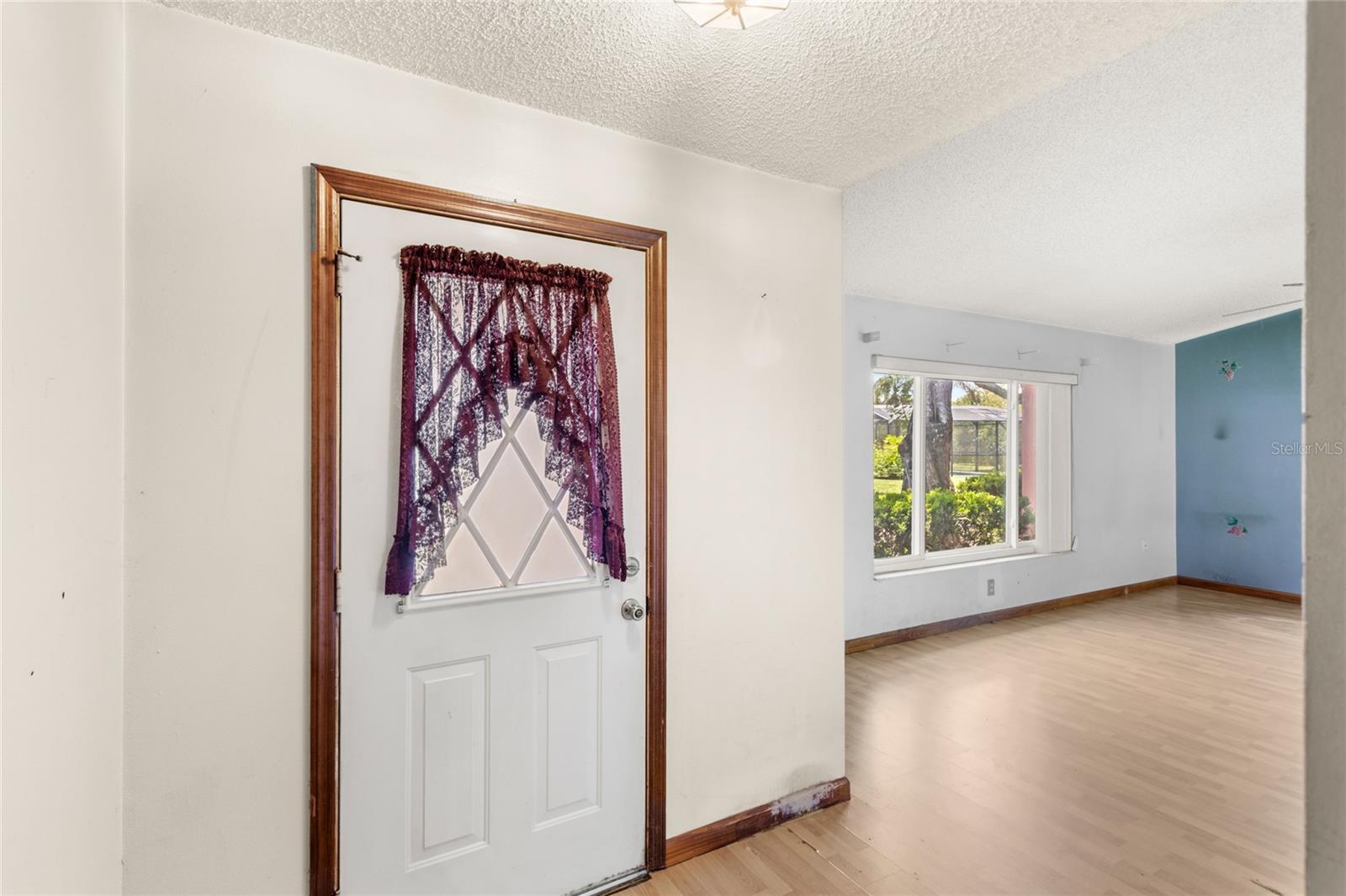 Image 4 of 41 For 2409 Pinyon Court