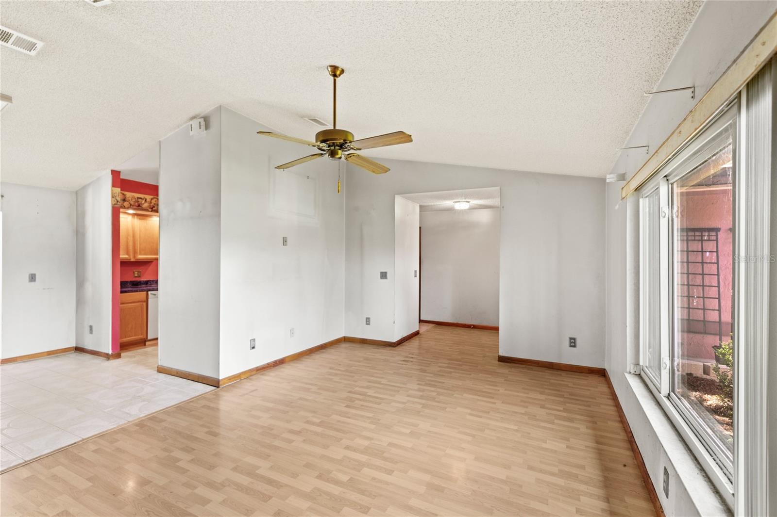 Image 5 of 41 For 2409 Pinyon Court