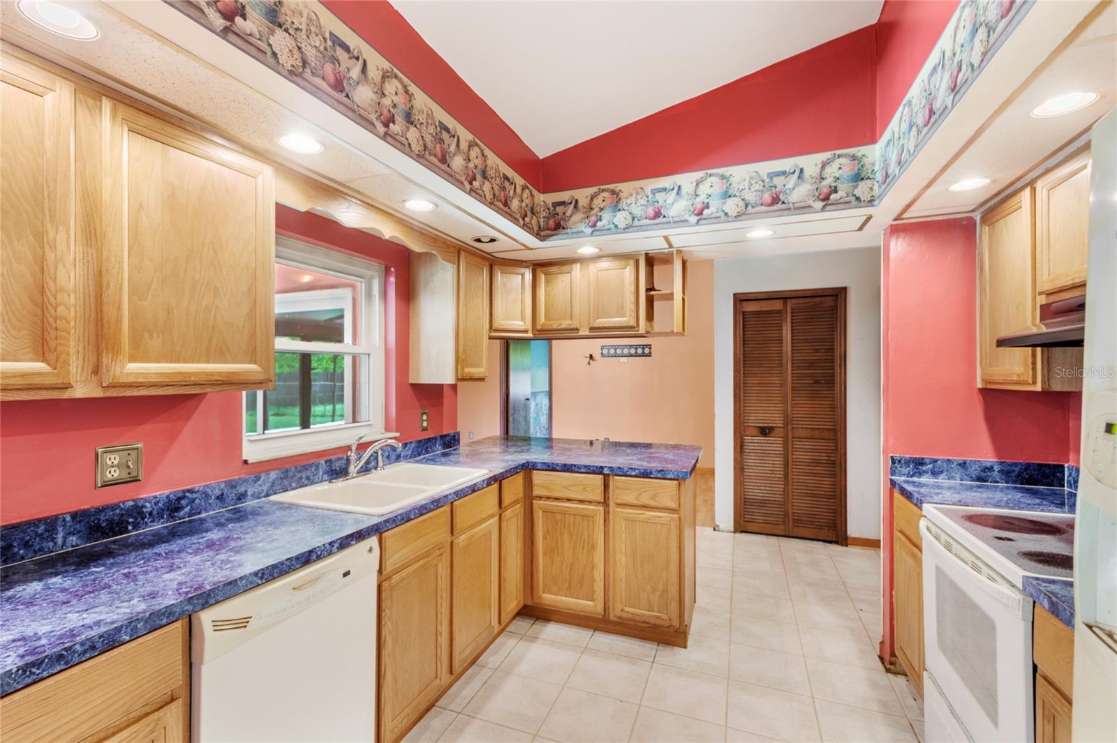Image 7 of 41 For 2409 Pinyon Court