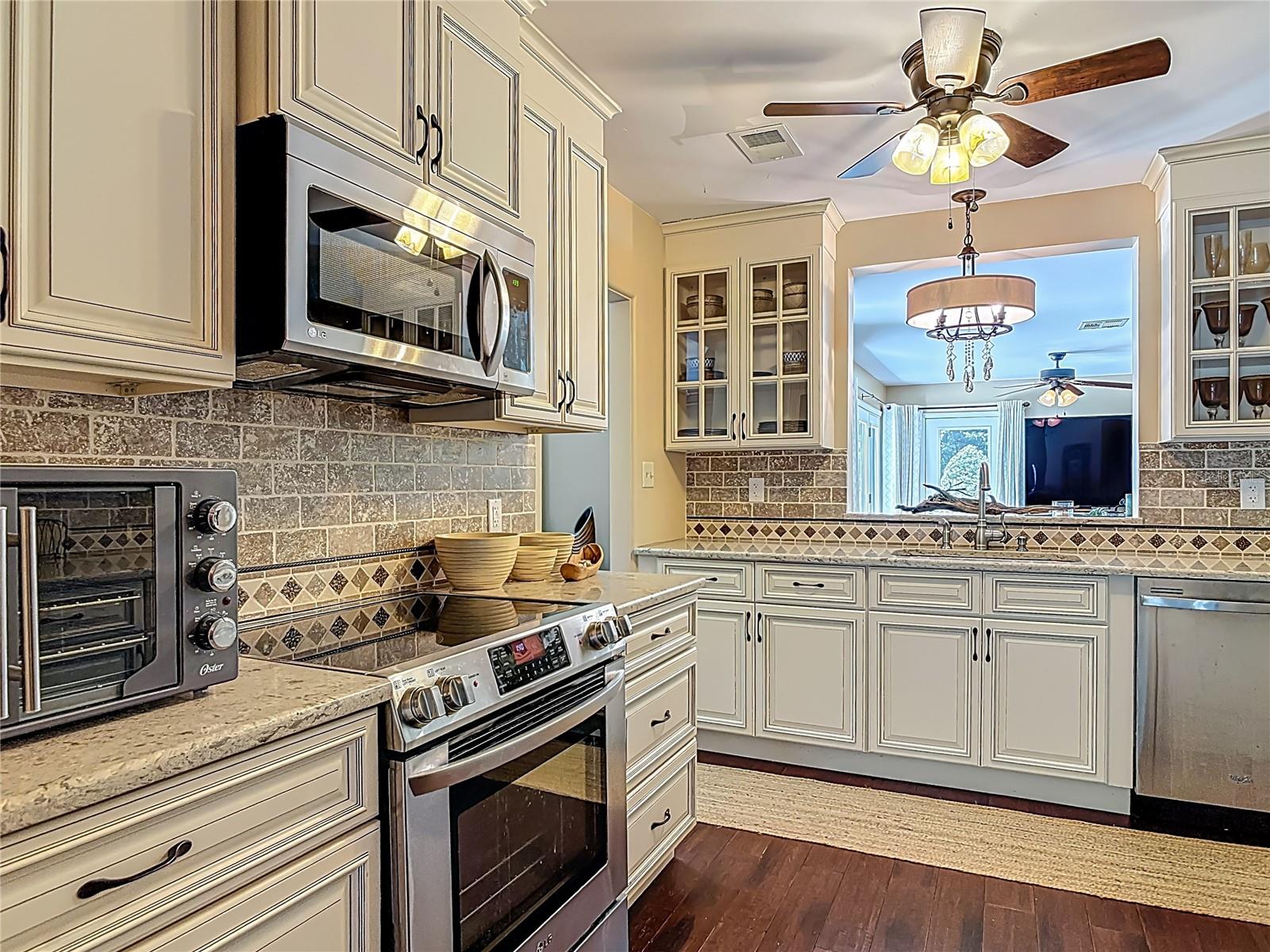 Image 21 of 61 For 2550 Meadowview Lane