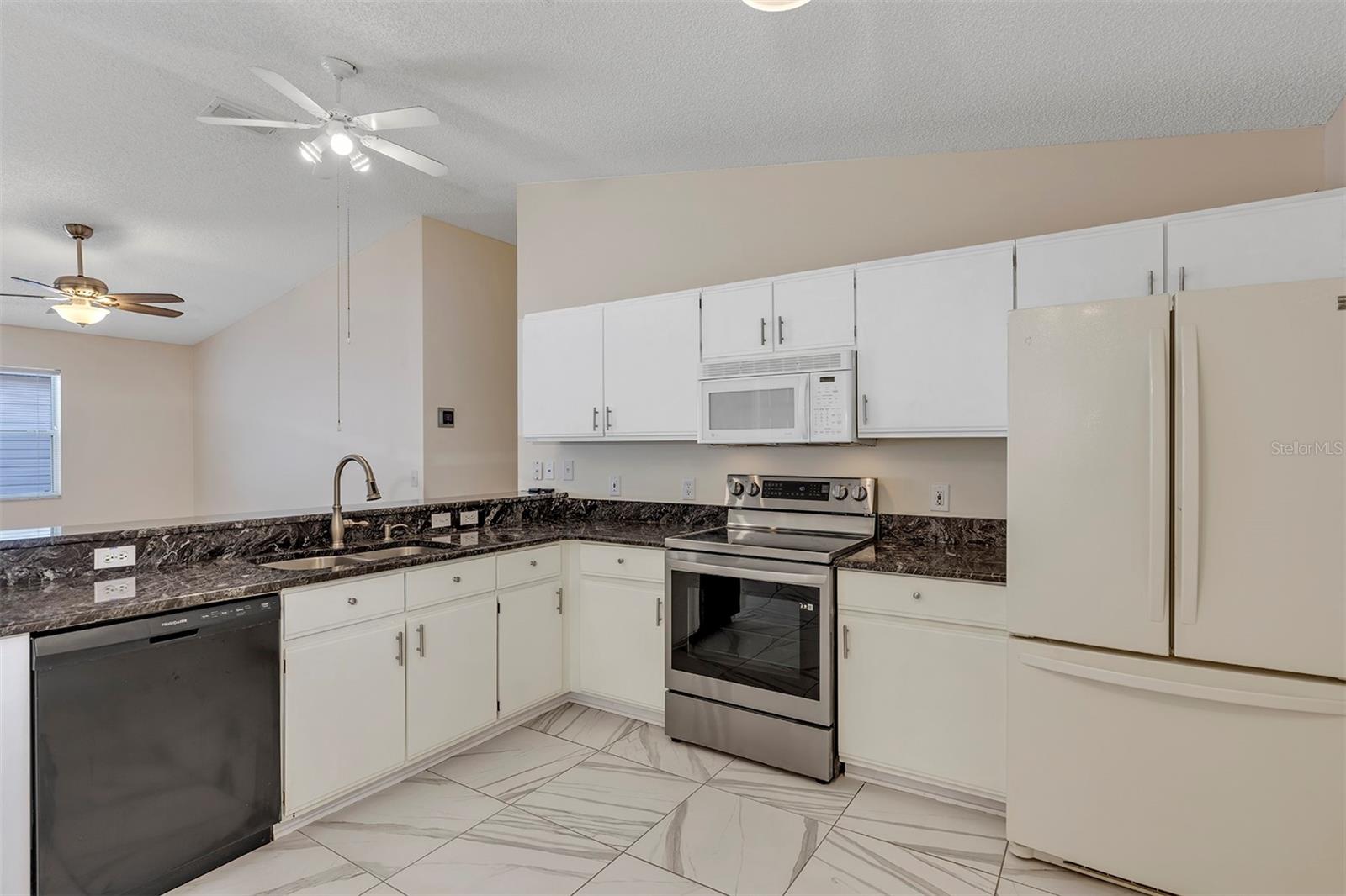 Image 11 of 24 For 2714 Moncayo Avenue