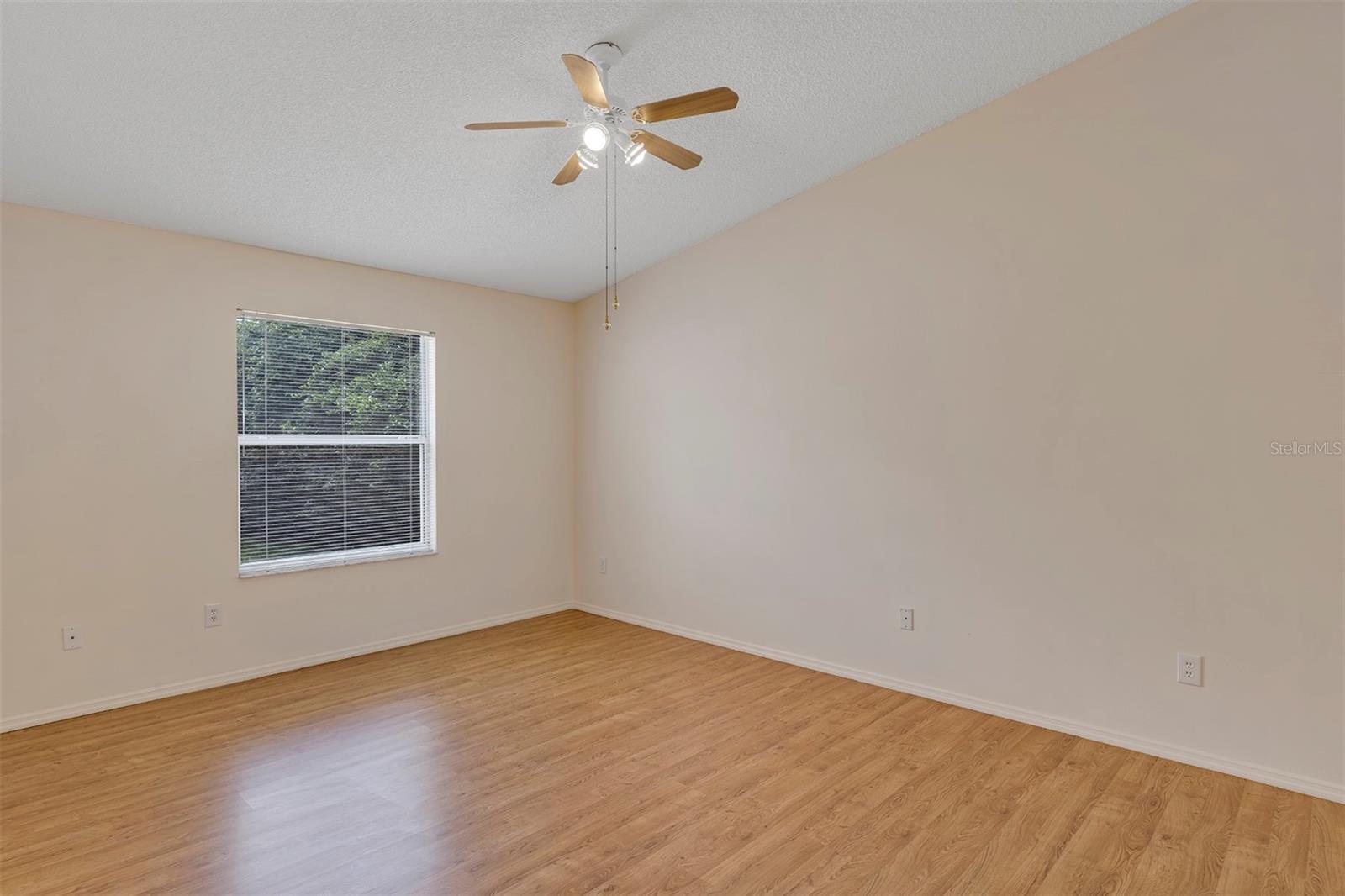 Image 14 of 24 For 2714 Moncayo Avenue