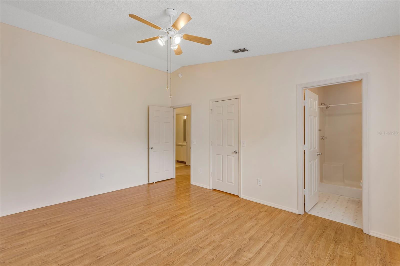 Image 15 of 24 For 2714 Moncayo Avenue