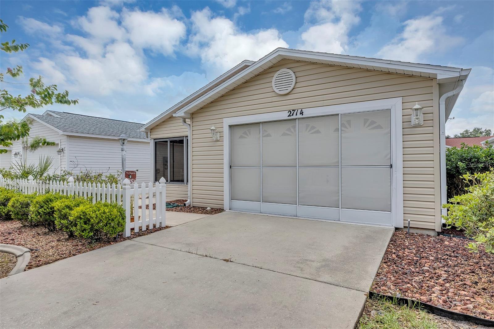 Image 2 of 24 For 2714 Moncayo Avenue