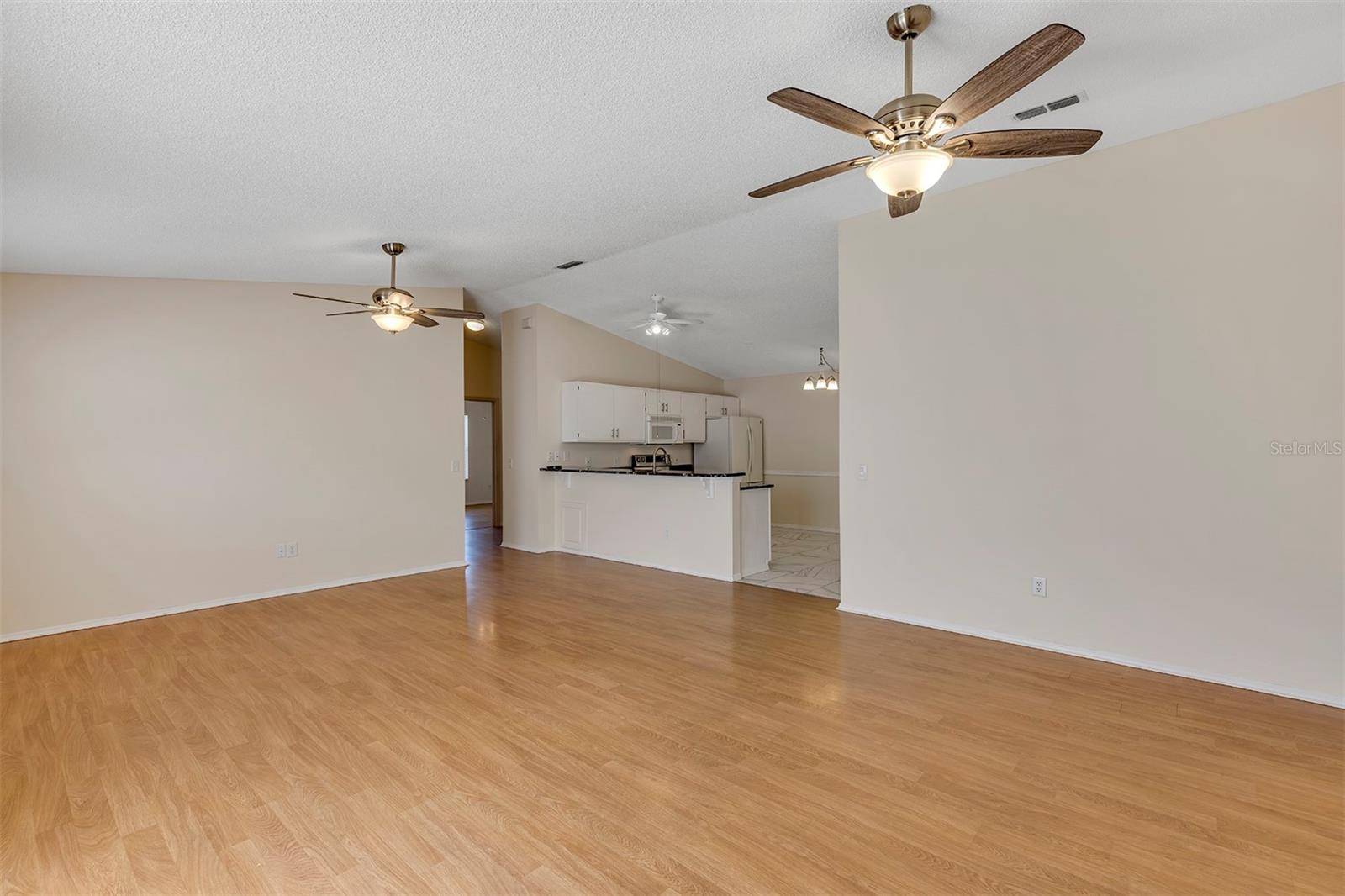 Image 5 of 24 For 2714 Moncayo Avenue