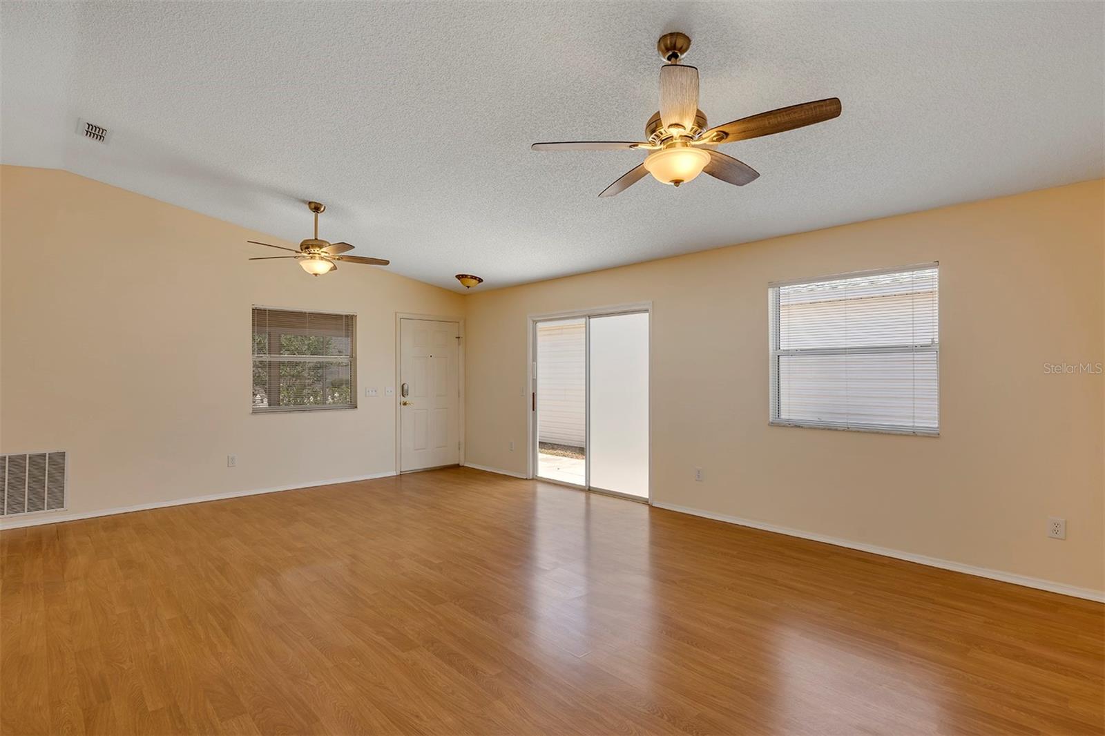 Image 9 of 24 For 2714 Moncayo Avenue