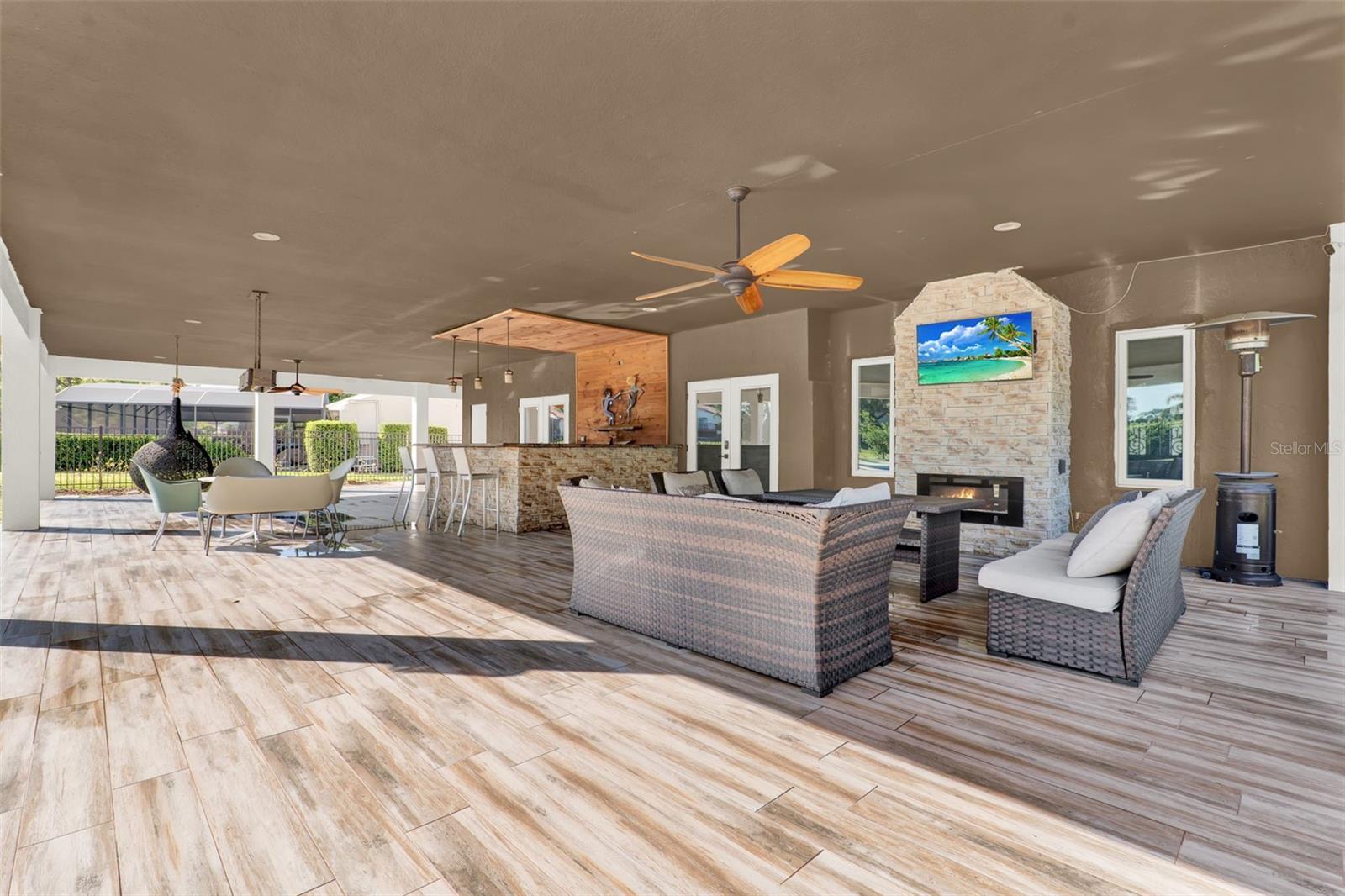 Image 11 of 82 For 6969 Edgeworth Drive