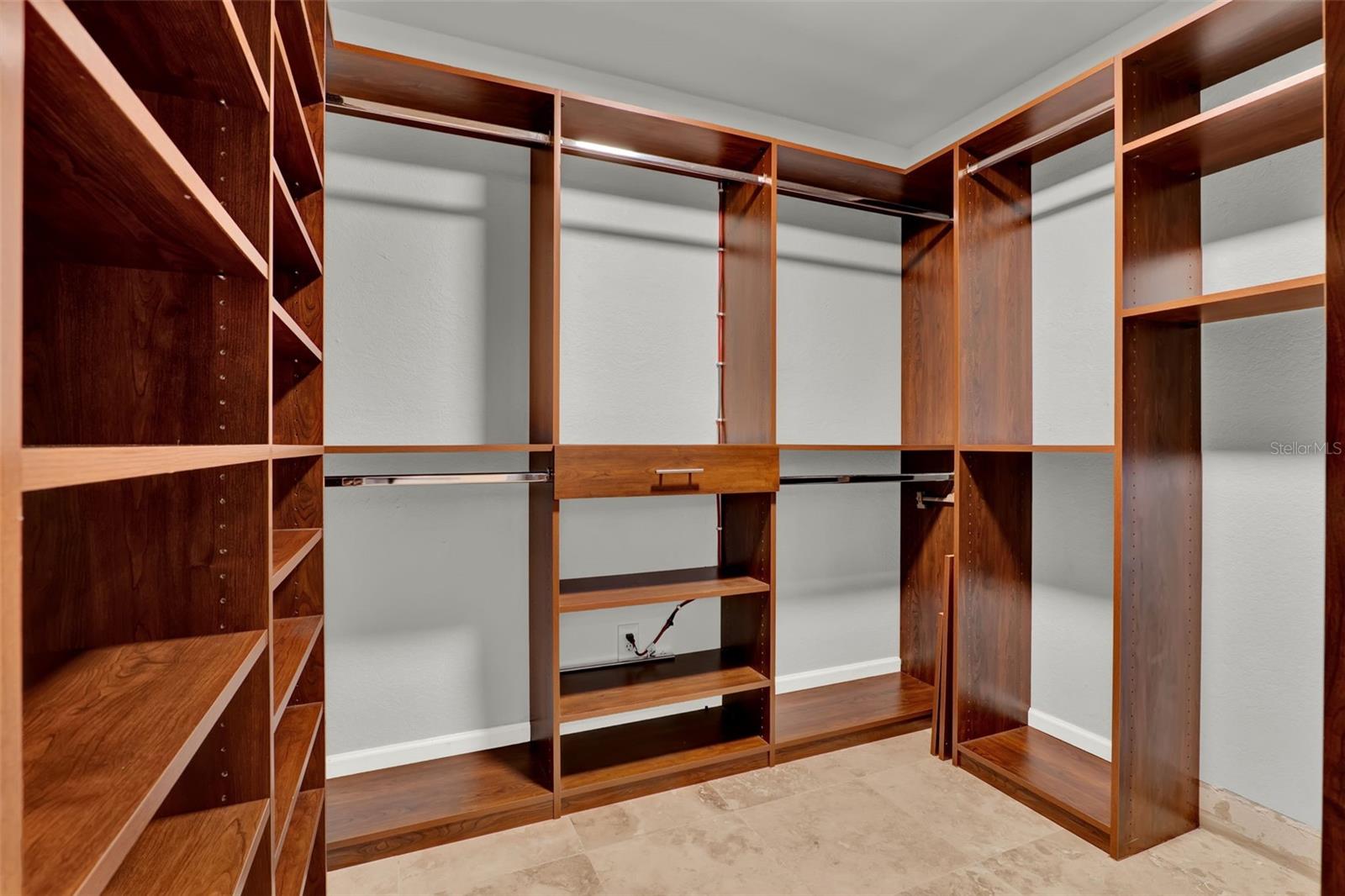 Image 39 of 82 For 6969 Edgeworth Drive