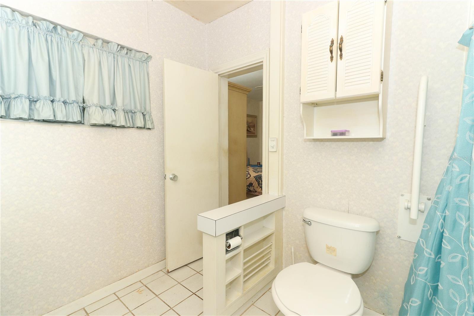 Image 20 of 41 For 317 White Oak Drive