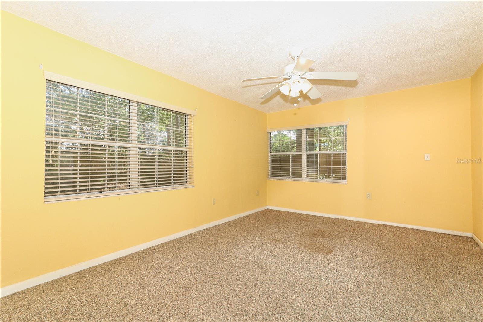 Image 21 of 41 For 317 White Oak Drive