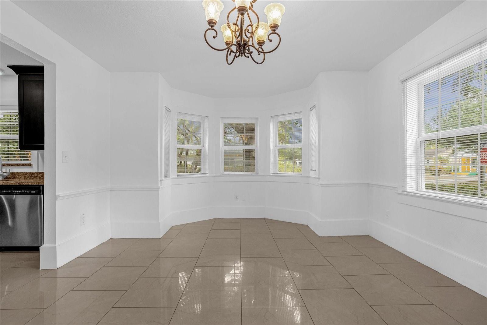 Image 10 of 35 For 490 Shoreview Avenue