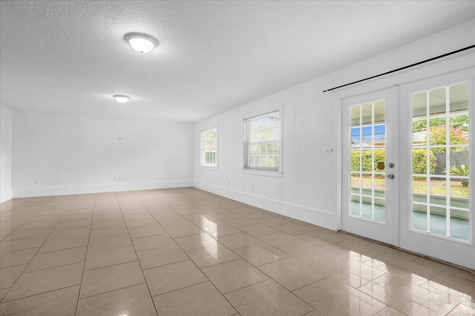 Image 18 of 35 For 490 Shoreview Avenue