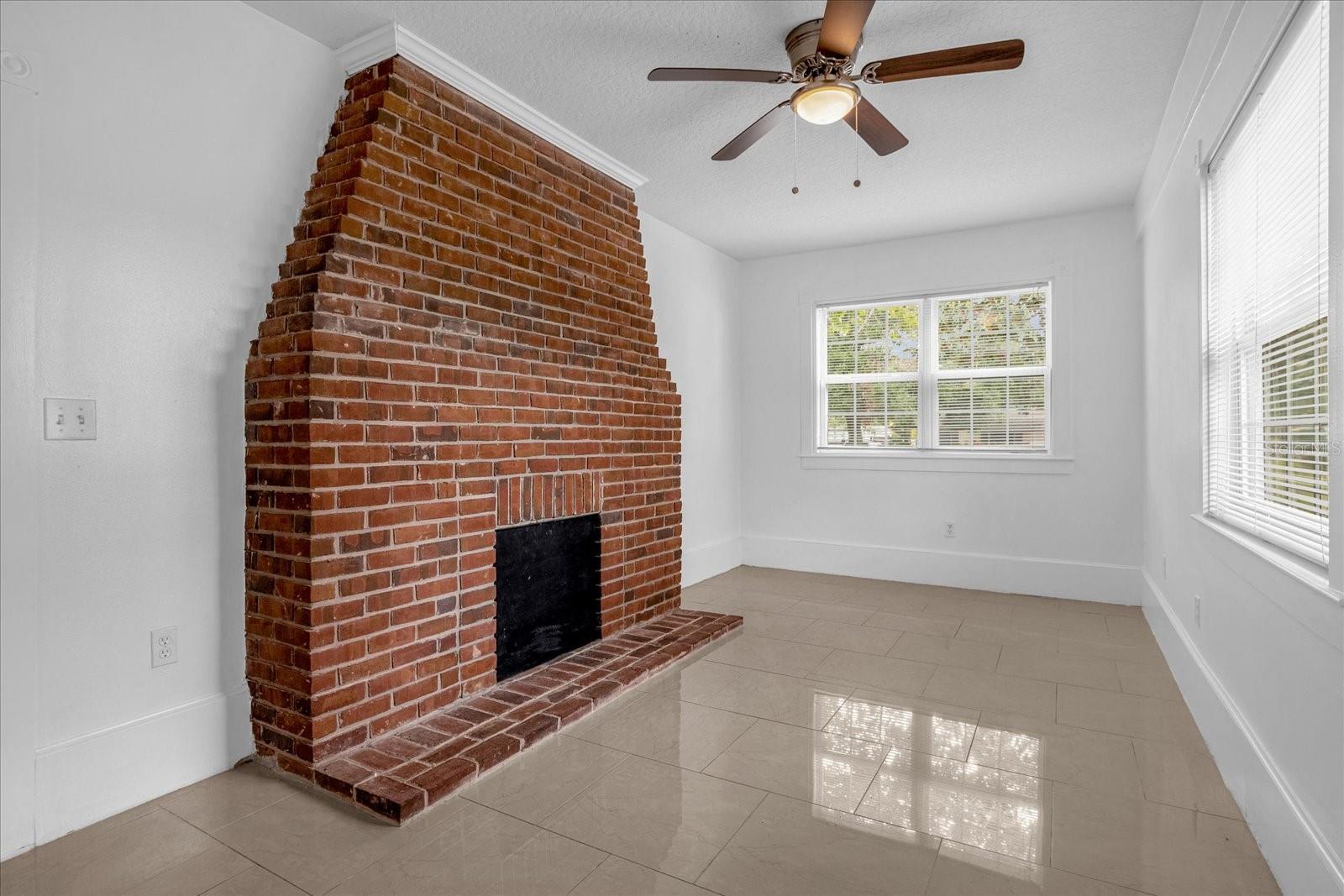 Image 19 of 35 For 490 Shoreview Avenue