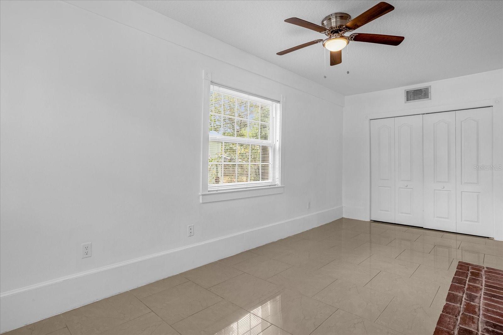 Image 20 of 35 For 490 Shoreview Avenue