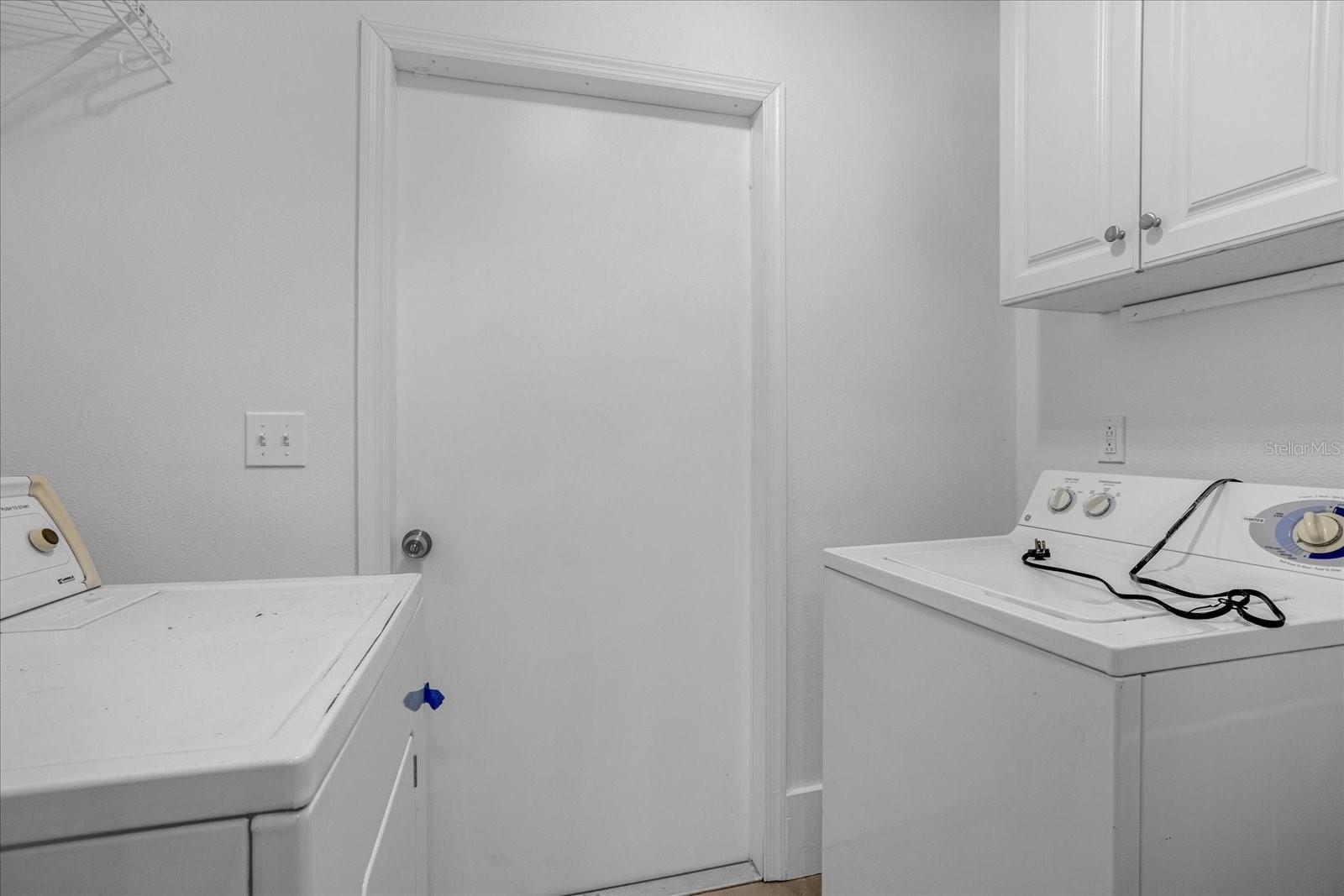 Image 22 of 35 For 490 Shoreview Avenue