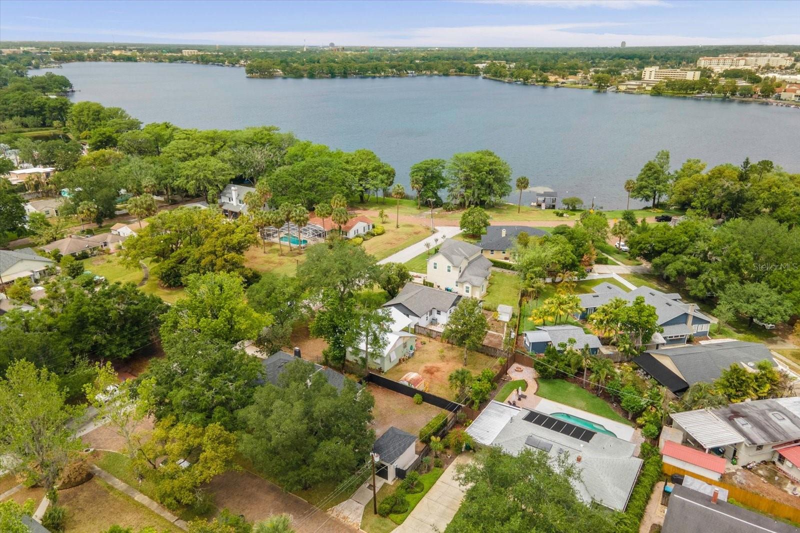 Image 3 of 35 For 490 Shoreview Avenue