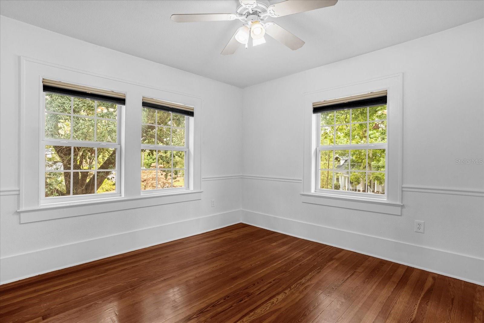 Image 30 of 35 For 490 Shoreview Avenue