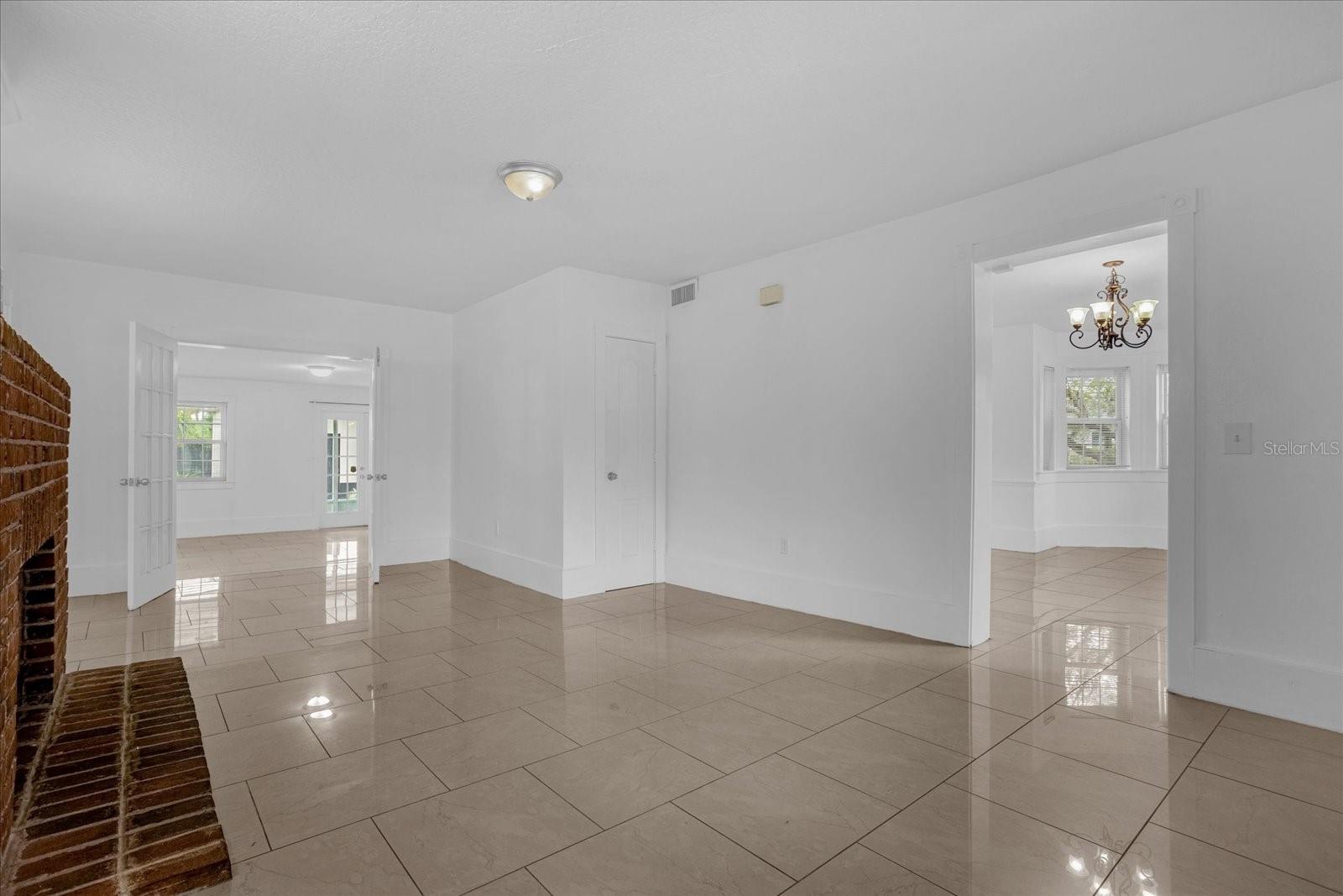 Image 9 of 35 For 490 Shoreview Avenue
